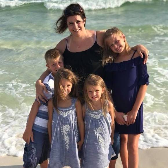 Meet your Posher, Sarah - Picture 1 of 1